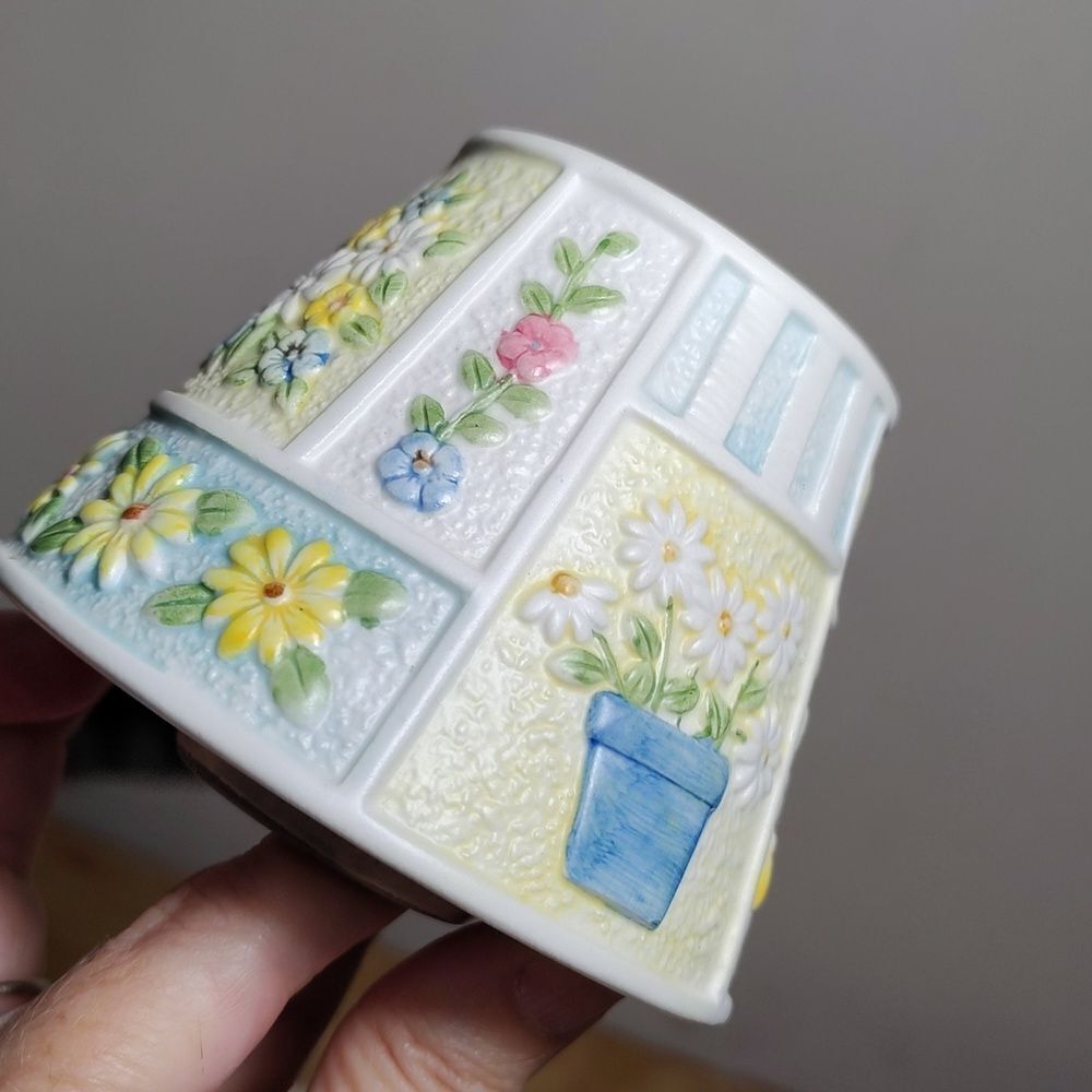 Yankee Candle Ceramic Spring Small Topper Shade